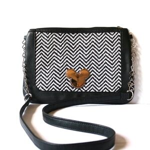 DISNEY PARKS Crossbody Purse Bag Black White Geometric Zig Zag Mickey Chevron